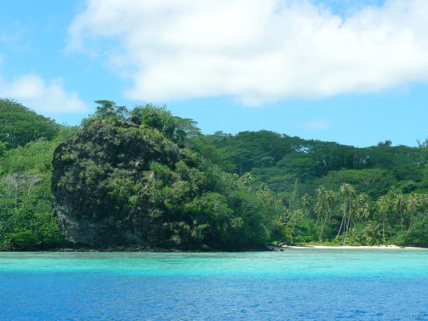 09- Le rocher du Prince du Pacifique, a Teapaa 
